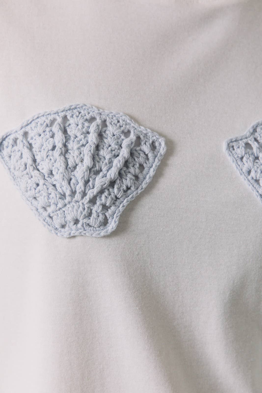 SHELL CROCHET PATCHED T-SHIRT