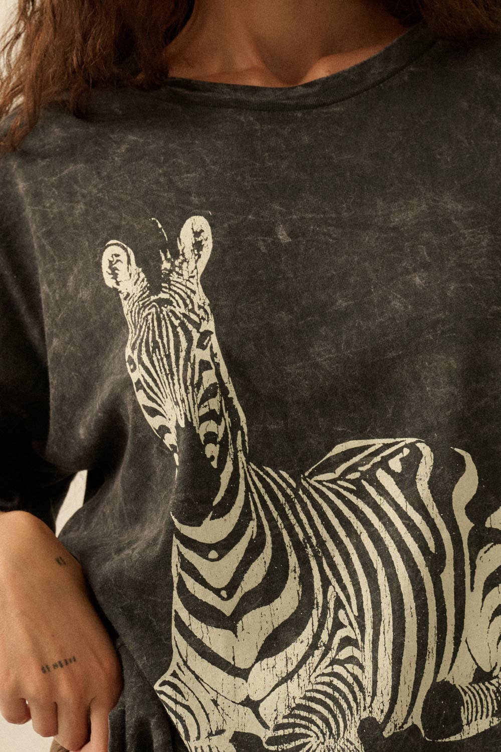 Zebra Vintage-Wash Oversize Graphic Tee