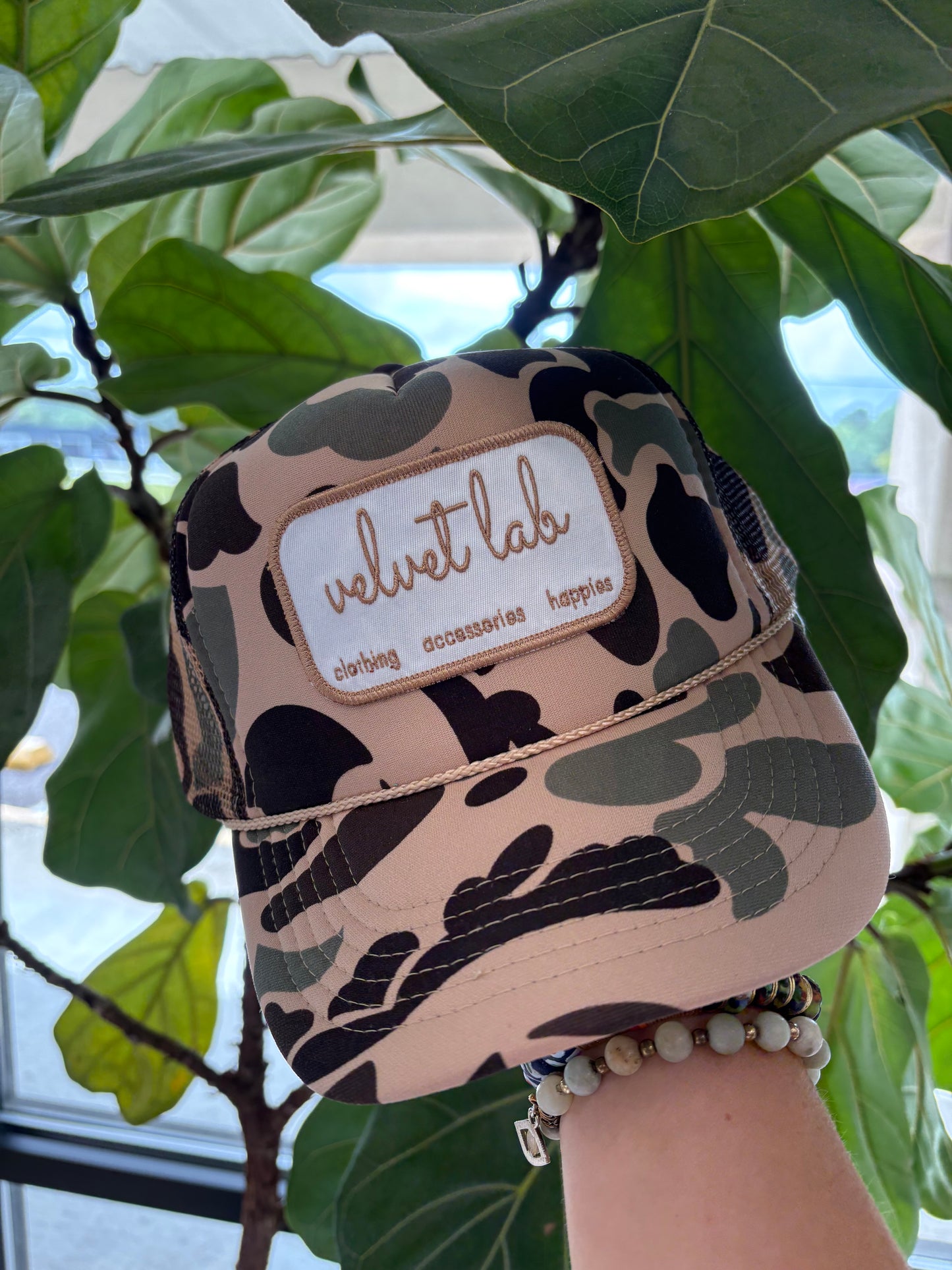 VELVET LAB LOGO HAT