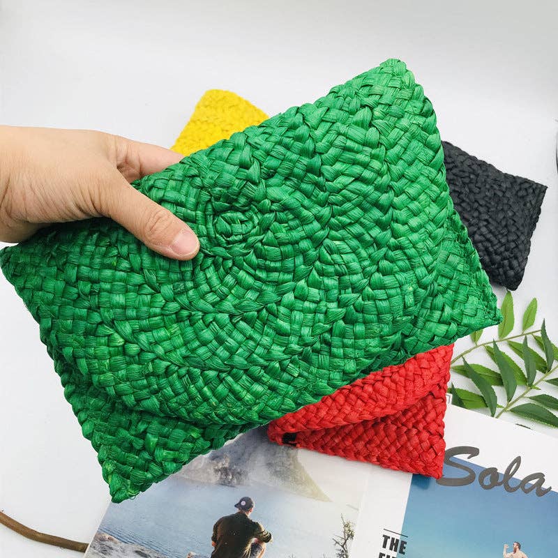 STRAW CLUTCH
