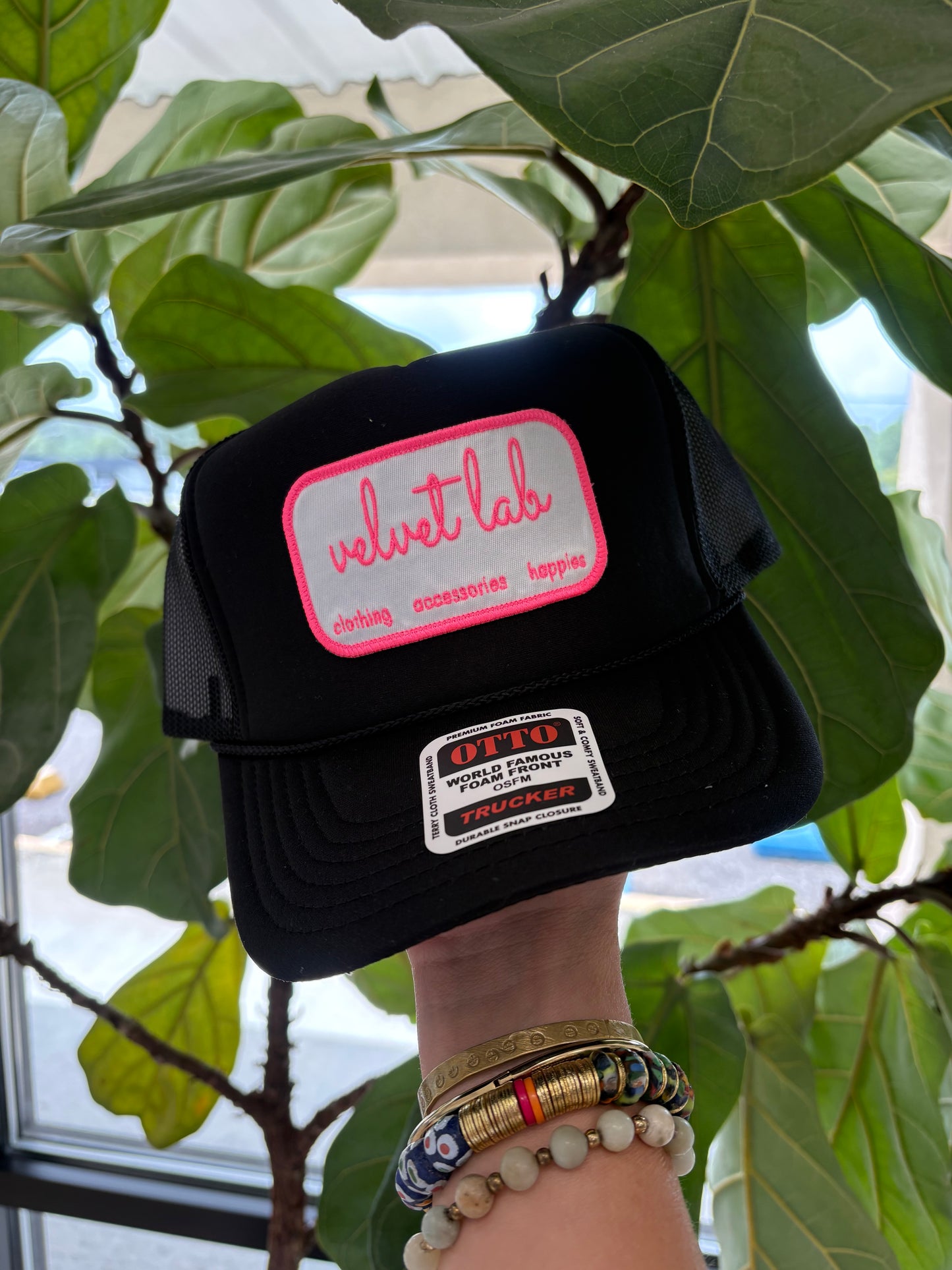 VELVET LAB LOGO HAT