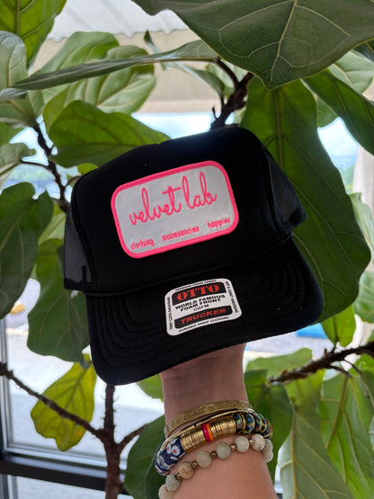 VELVET LAB LOGO HAT