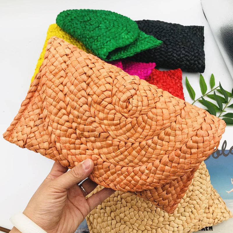 STRAW CLUTCH