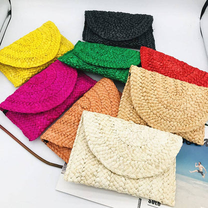 STRAW CLUTCH